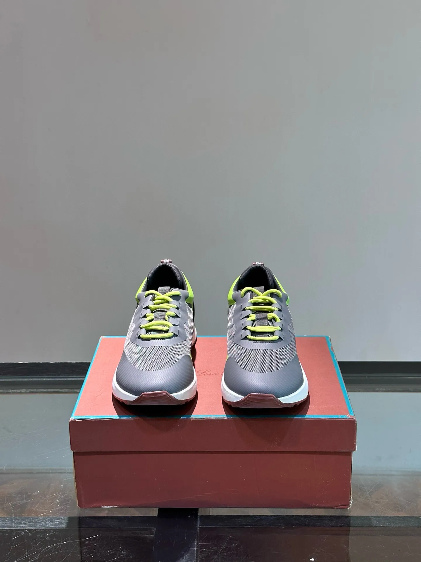Factory price: 540💰Loro men's shoes💰iana niche Loro classic jogging shoes, men's lace-up casual shoes and sneakers, high-quality lightweight and comfortable fabrics, suitable for outdoor leisure, the color scheme is young and energetic, and it looks great with sportswear or casual suits! Size: 39-45 (38, 46 customized)